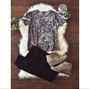 🌸*REDUCED* Banana Republic Crushed Velvet Top